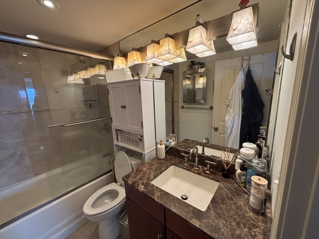 1 bed, 1 bath apartment for rent at 8-12 Museum Way Unit 1307, Lechmere Point — photo 9 of 12