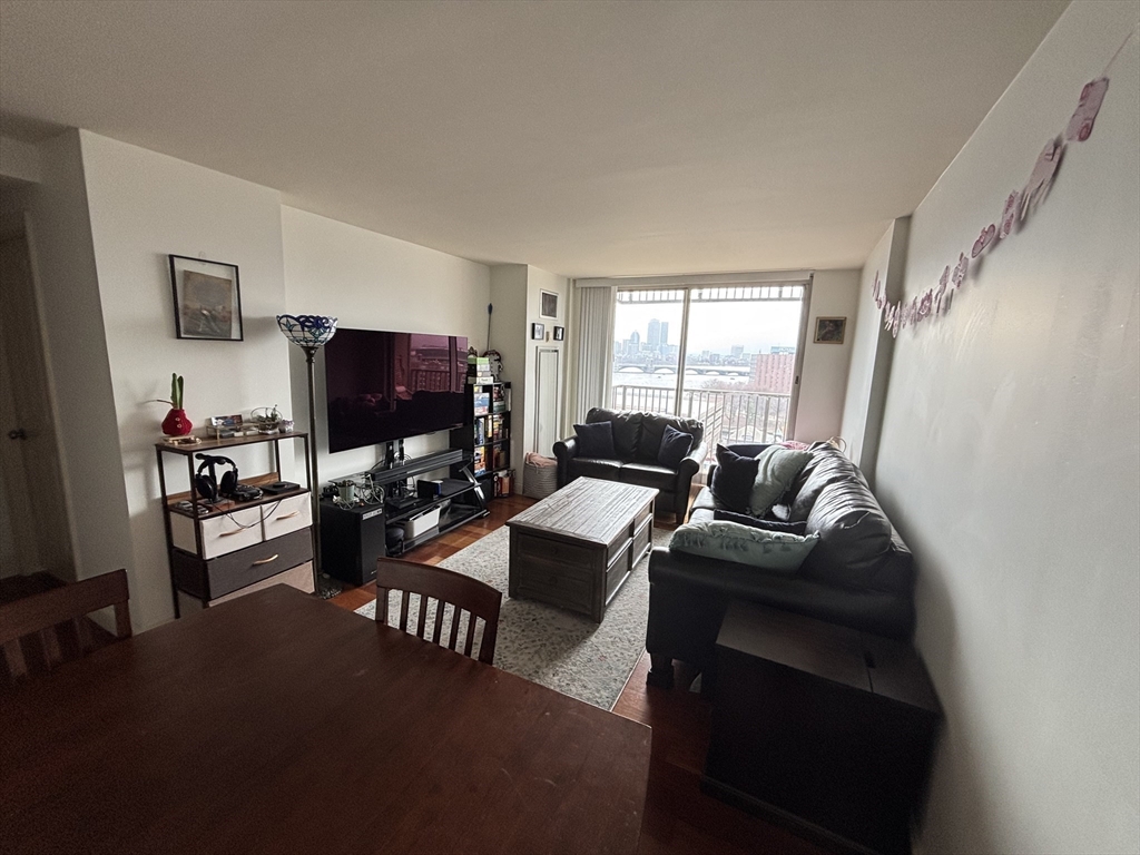 1 bed, 1 bath apartment for rent at 8-12 Museum Way Unit 1307, Lechmere Point — photo 6 of 12