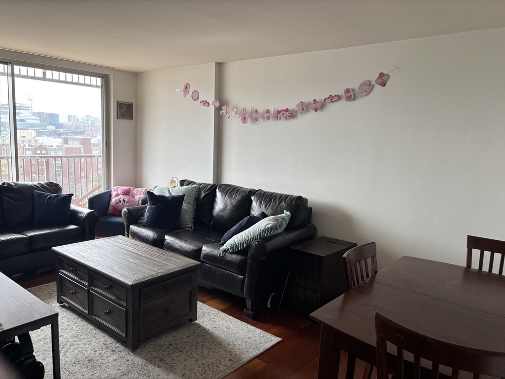 1 bed, 1 bath apartment for rent at 8-12 Museum Way Unit 1307, Lechmere Point — photo 4 of 12