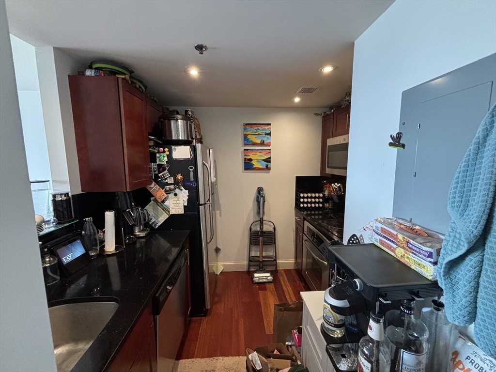 1 bed, 1 bath apartment for rent at 8-12 Museum Way Unit 1307, Lechmere Point — photo 2 of 12