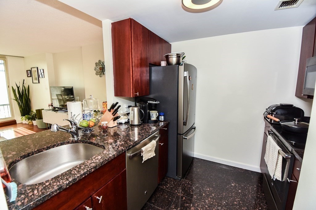 1 bed, 1 bath apartment for rent at 8-12 Museum Way Unit 707, East Cambridge — photo 6 of 15