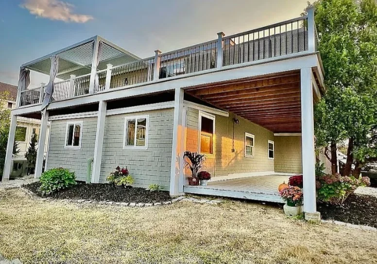 3 bed, 1 bath apartment for rent at 8 44th Unit 1, Plum Island — photo 1 of 12