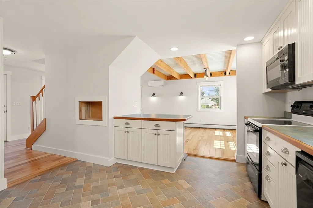 2 bed, 2 bath apartment for rent at 8 58th St Unit 1, Plum Island — photo 9 of 22