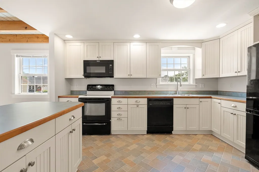 2 bed, 2 bath apartment for rent at 8 58th St Unit 1, Plum Island — photo 12 of 22