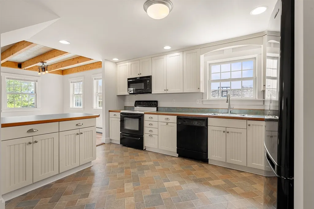 2 bed, 2 bath apartment for rent at 8 58th St Unit 1, Plum Island — photo 10 of 22