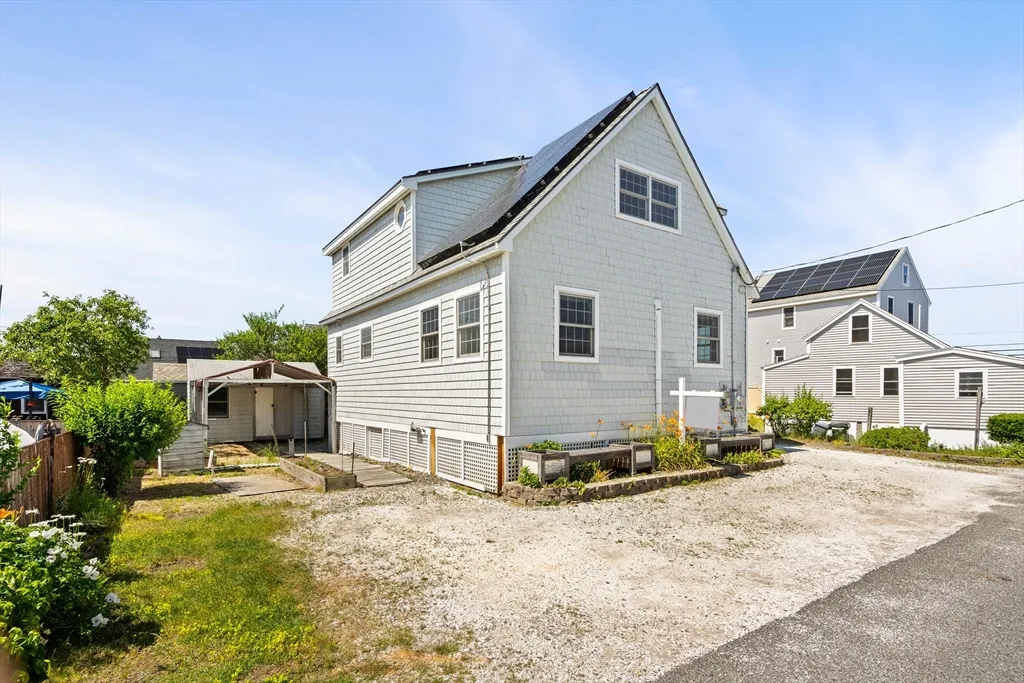 2 bed, 2 bath apartment for rent at 8 58th St Unit 1, Plum Island — photo 2 of 22