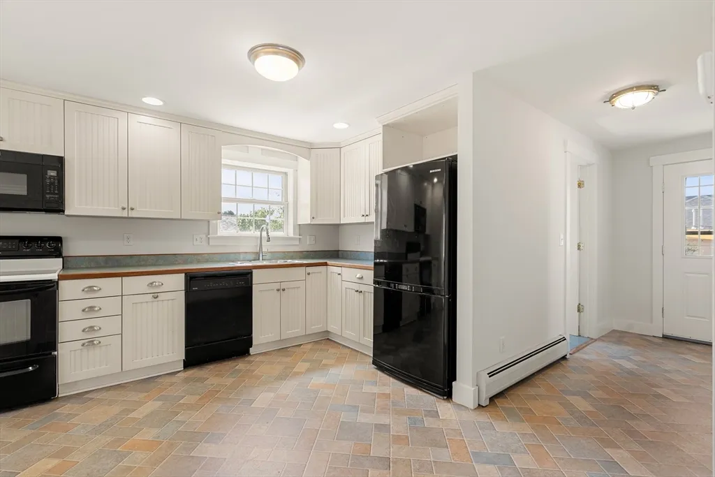 2 bed, 2 bath apartment for rent at 8 58th St Unit 1, Plum Island — photo 11 of 22