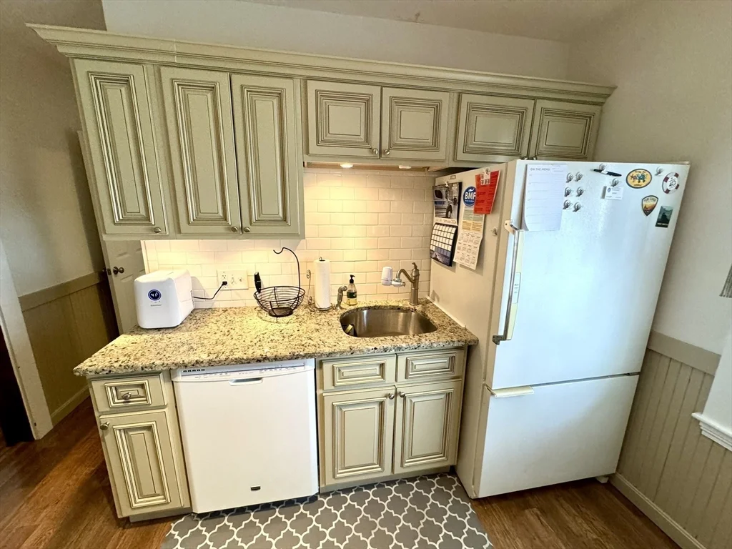2 bed, 1 bath apartment for rent at 8-8A Kahler Ave Unit 1, Milton — photo 6 of 29
