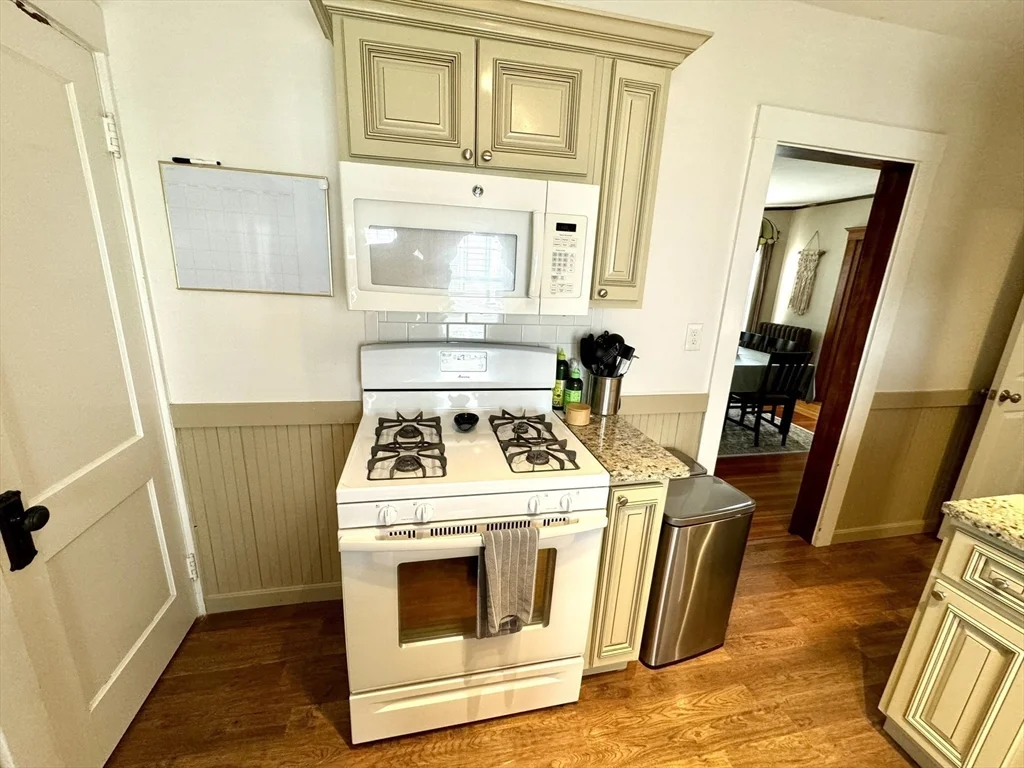 2 bed, 1 bath apartment for rent at 8-8A Kahler Ave Unit 1, Milton — photo 7 of 29