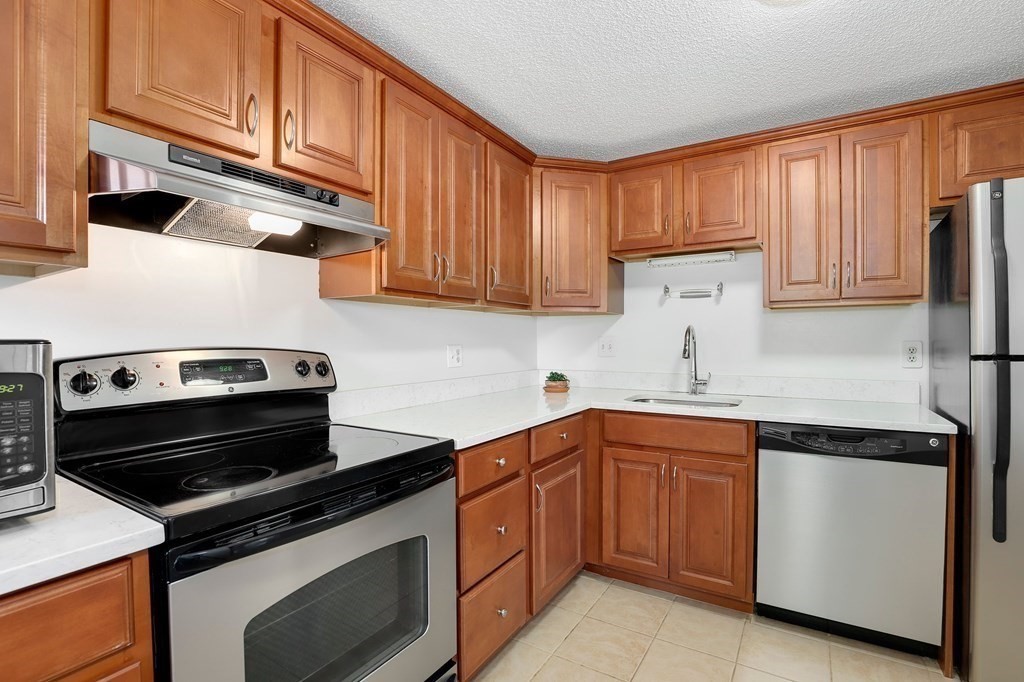 2 bed, 2 bath apartment for rent at 8 9th St Unit 116, Medford — photo 3 of 16