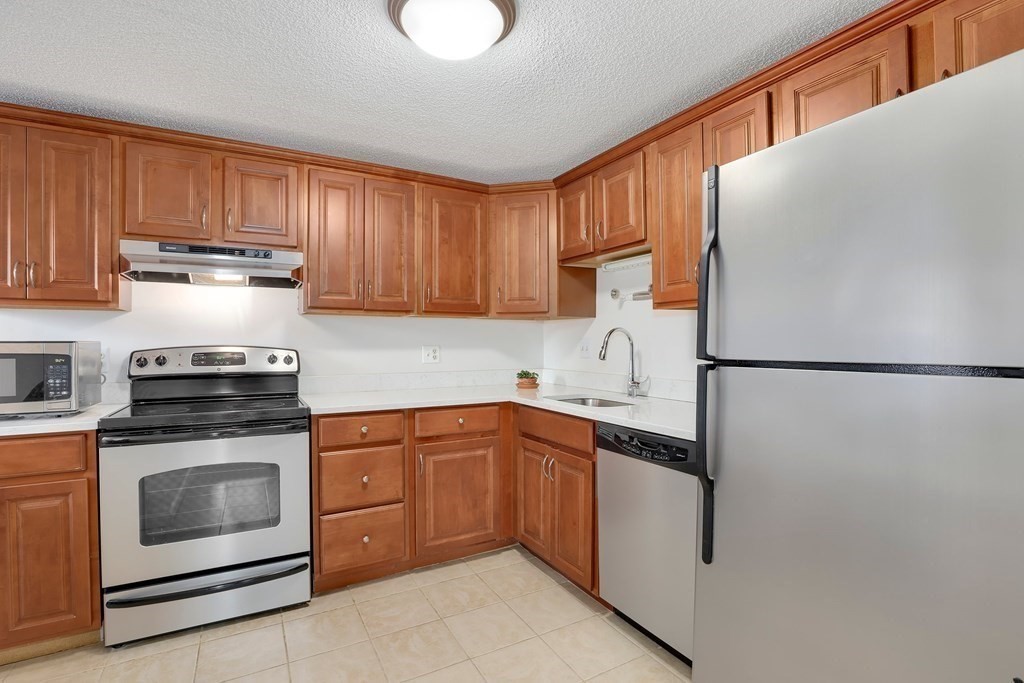 2 bed, 2 bath apartment for rent at 8 9th St Unit 116, Medford — photo 4 of 16