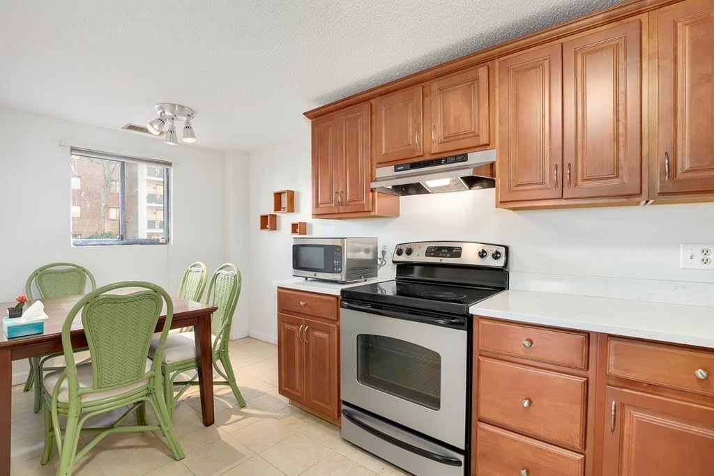 2 bed, 2 bath apartment for rent at 8 9th St Unit 116, Medford — photo 5 of 16