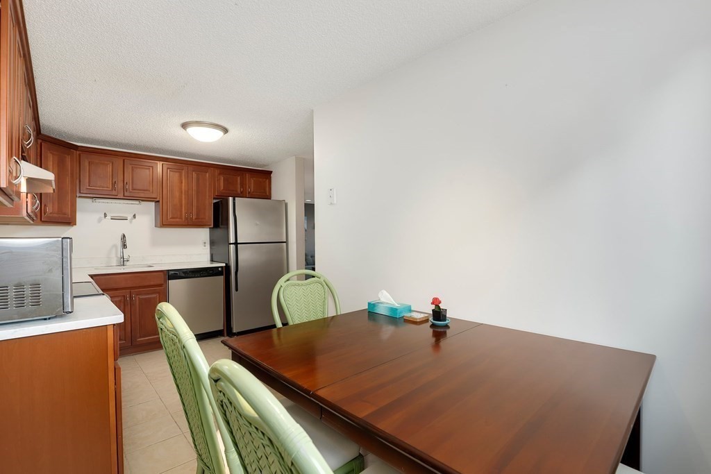 2 bed, 2 bath apartment for rent at 8 9th St Unit 116, Medford — photo 6 of 16