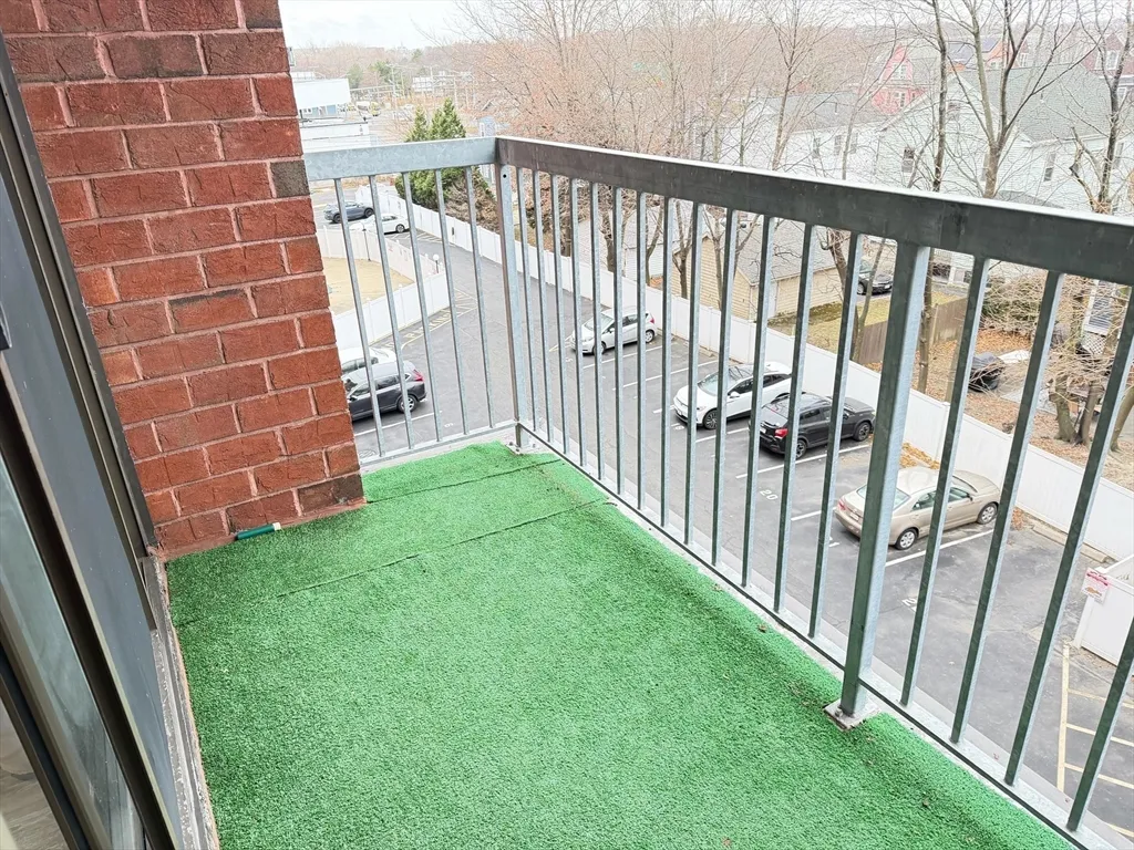 2 bed, 2 bath apartment for rent at 8 9th St Unit 511, Medford — photo 6 of 12