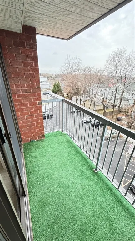 2 bed, 2 bath apartment for rent at 8 9th St Unit 511, Medford — photo 5 of 12