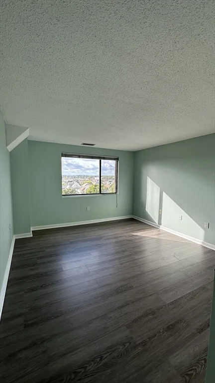 2 bed, 2 bath apartment for rent at 8 9th St Unit 703, Medford — photo 9 of 25