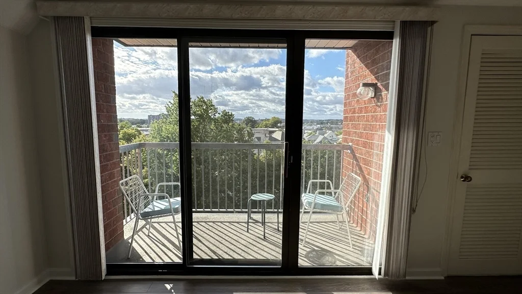 2 bed, 2 bath apartment for rent at 8 9th St Unit 703, Medford — photo 15 of 25
