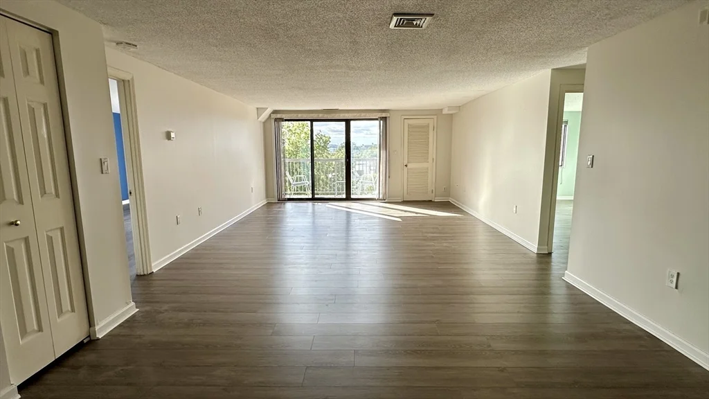 2 bed, 2 bath apartment for rent at 8 9th St Unit 703, Medford — photo 3 of 25