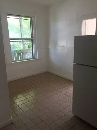 3 bed, 1 bath apartment for rent at 8 Adella Pl Unit 2, Brighton — photo 5 of 8