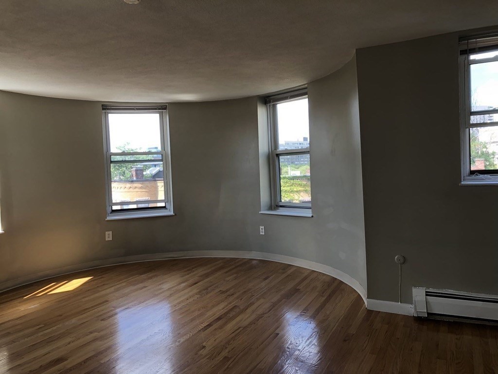 Studio bed, 1 bath apartment for rent at 8 Albemarle Ct Unit C, Back Bay — photo 4 of 6