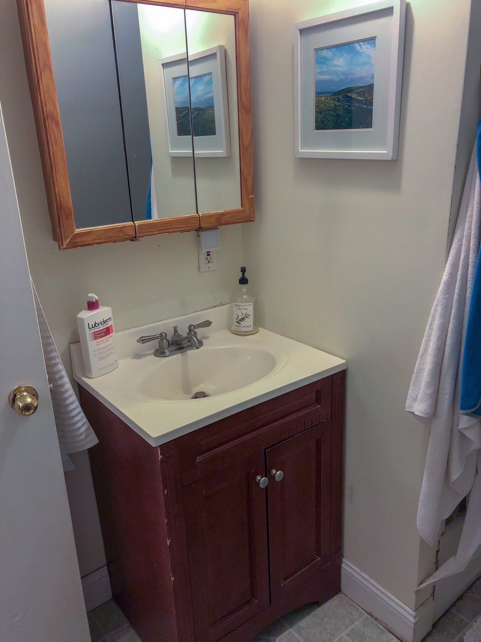 1.5 bed, 1 bath apartment for rent at 8 Alberta Ter Unit 2, North Cambridge — photo 11 of 15