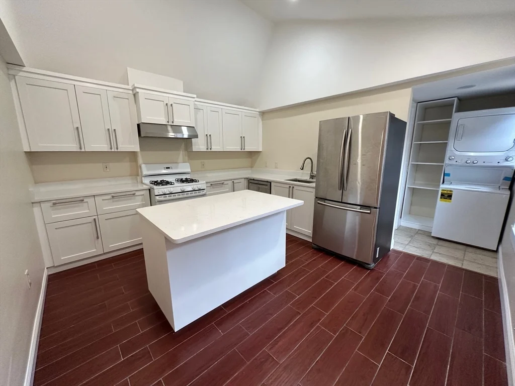 1 bed, 1 bath apartment for rent at 8 Allen Unit 2, North Cambridge — photo 4 of 10