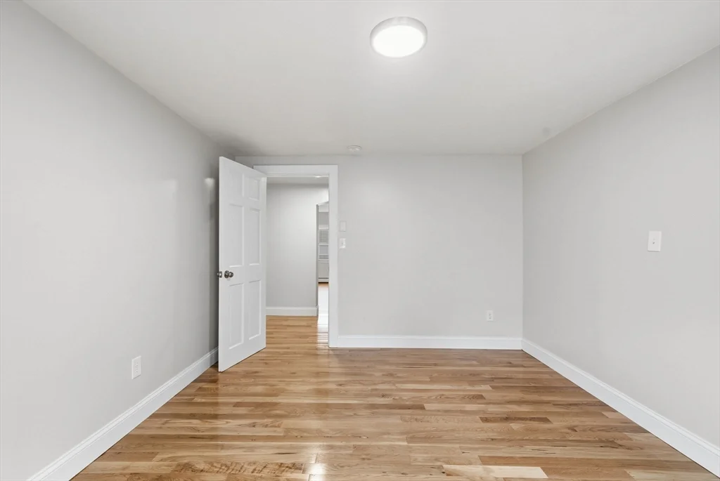 4 bed, 2 bath apartment for rent at 8 Ash St, Plymouth — photo 4 of 35