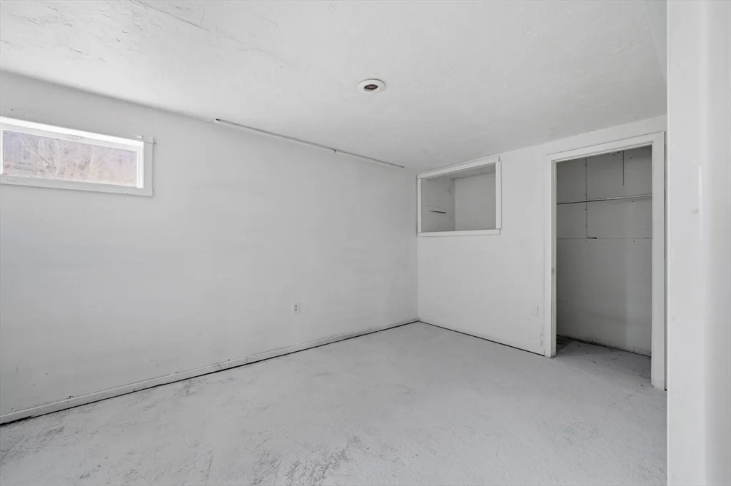 4 bed, 2 bath apartment for rent at 8 Ash St, Plymouth — photo 23 of 35