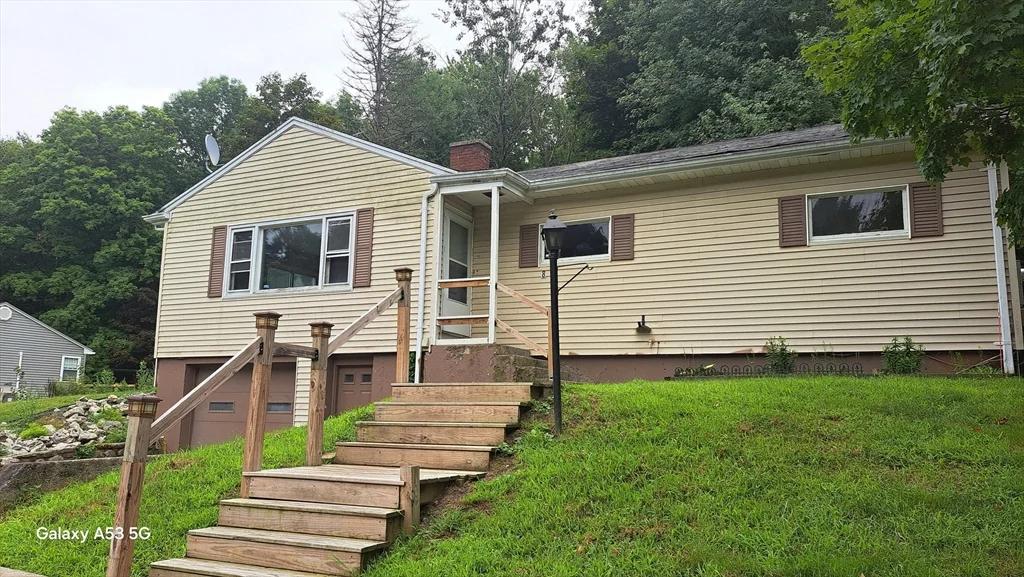 3 bed, 1 bath apartment for rent at 8 Athens St Unit 0, Auburn