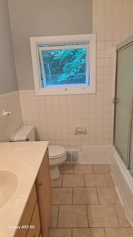 3 bed, 1 bath apartment for rent at 8 Athens St Unit 0, Auburn — photo 11 of 22
