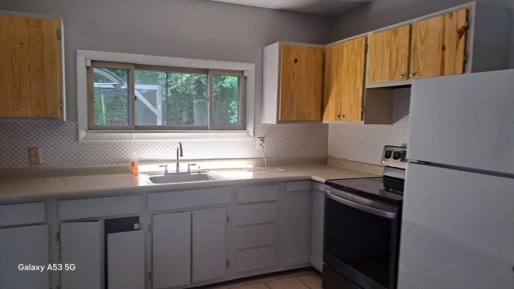 3 bed, 1 bath apartment for rent at 8 Athens St Unit 0, Auburn — photo 17 of 22