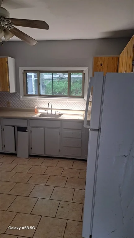 3 bed, 1 bath apartment for rent at 8 Athens St Unit 0, Auburn — photo 9 of 22