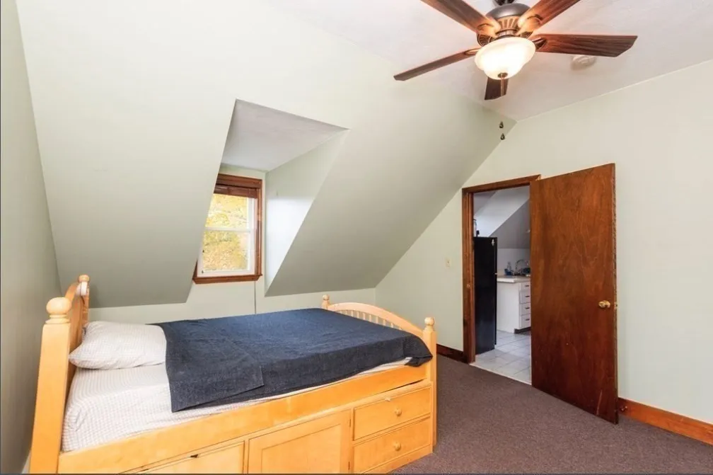 2 bed, 3 bath apartment for rent at 8 Auburn Ct Unit 2, Cliftondale — photo 10 of 13