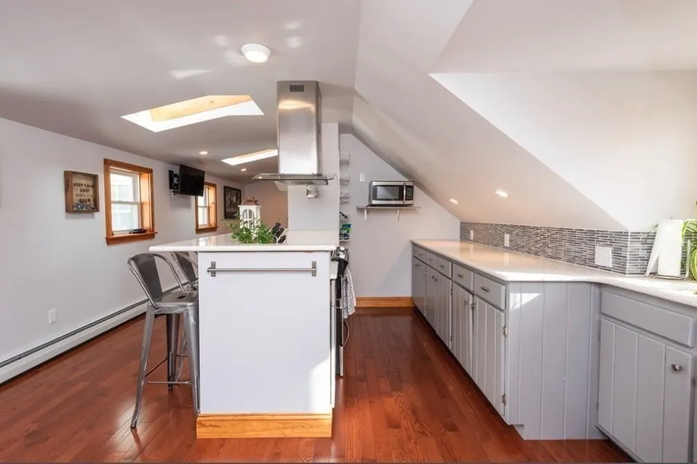 2 bed, 3 bath apartment for rent at 8 Auburn Ct Unit 2, Cliftondale — photo 3 of 13