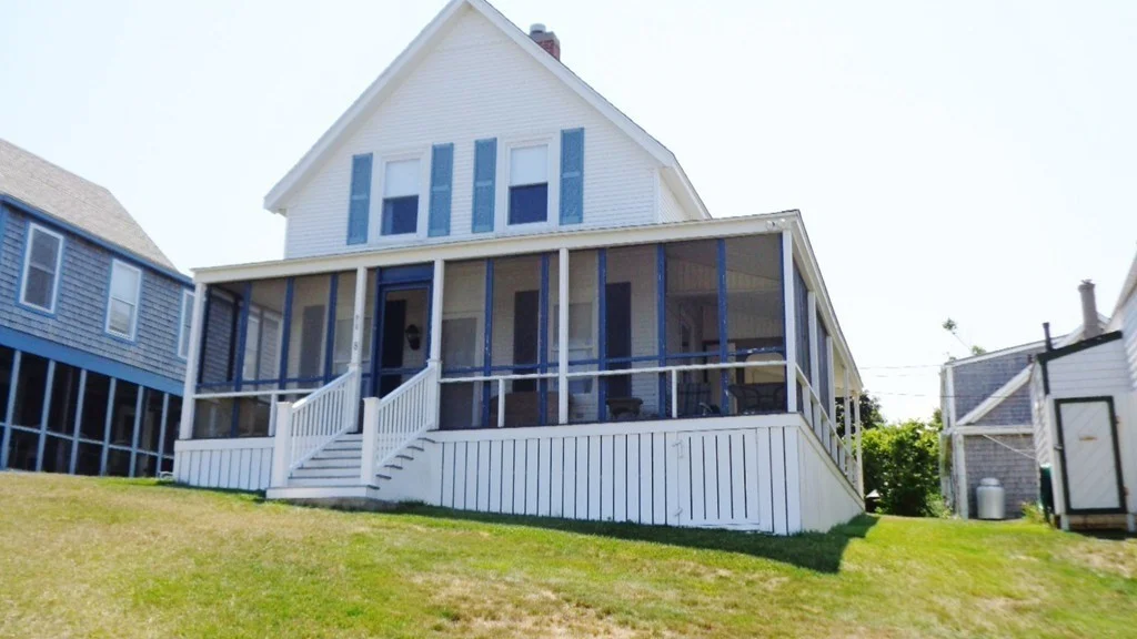 3 bed, 1 bath apartment for rent at 8 Avenue B, White Horse Beach