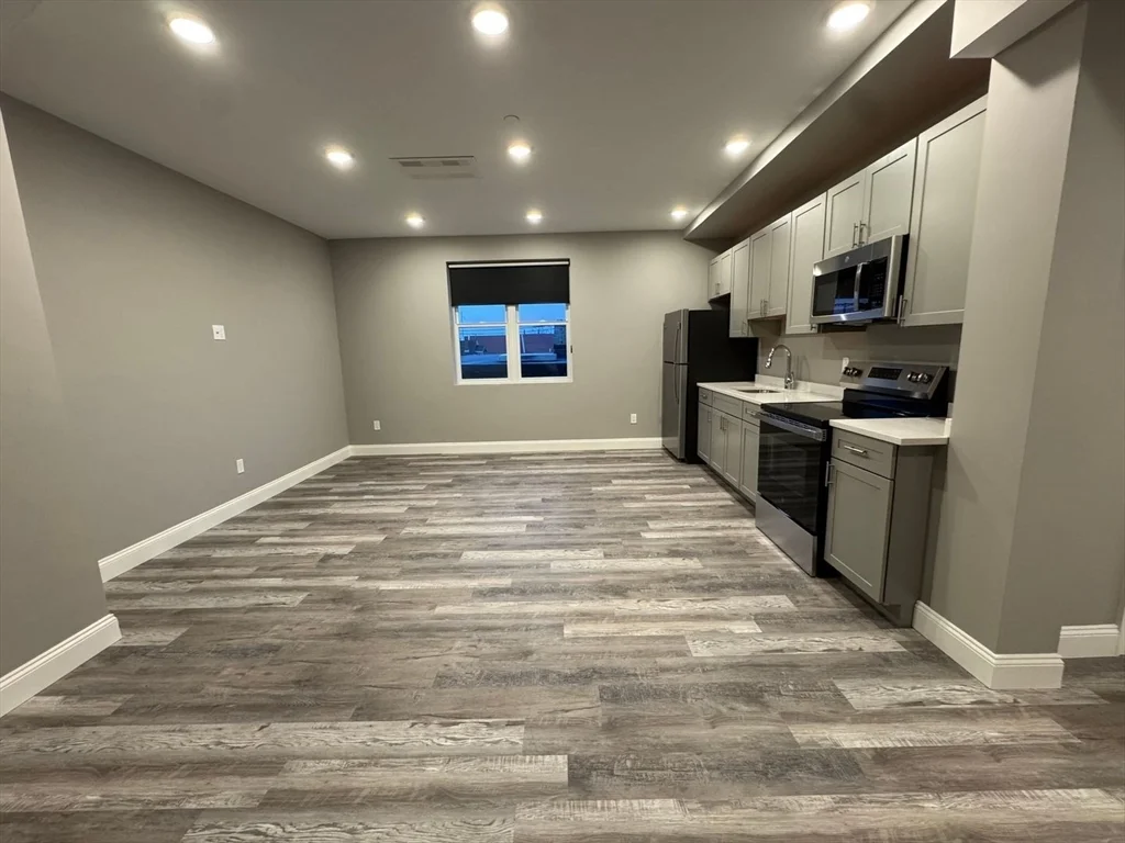 4 bed, 1 bath apartment for rent at 8 Avon St Unit 402, Revere — photo 7 of 15