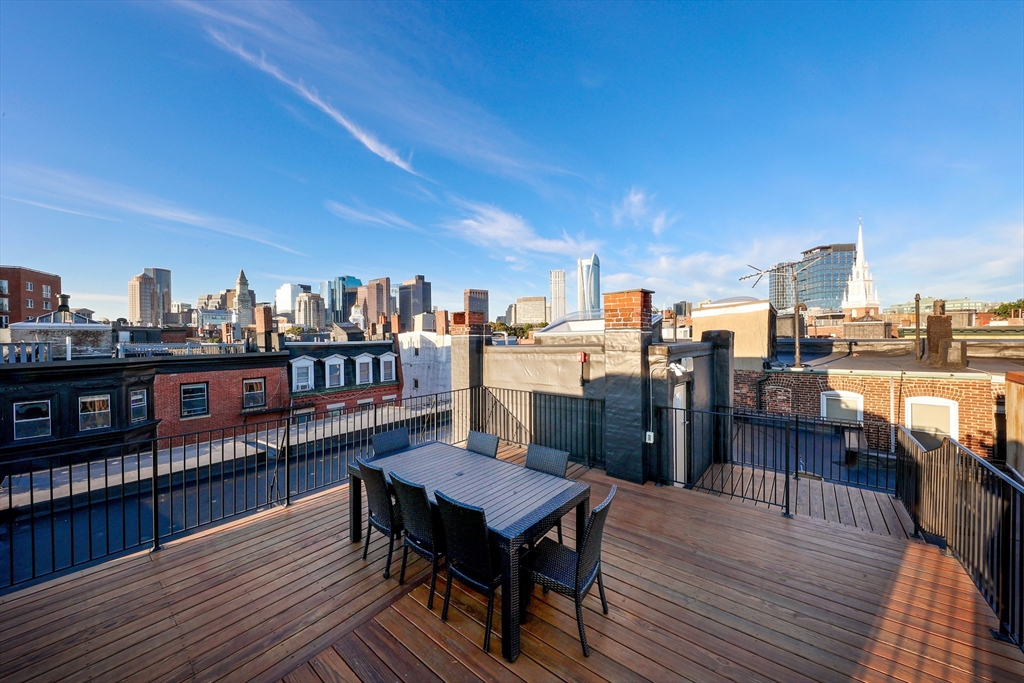 1 bed, 1 bath apartment for rent at 8 Battery St Unit 13, North End