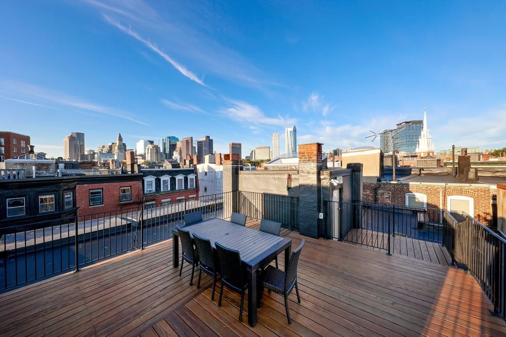 1 bed, 1 bath apartment for rent at 8 Battery St Unit 13, North End