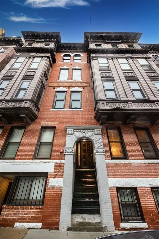 1 bed, 1 bath apartment for rent at 8 Battery St Unit 13, North End — photo 2 of 18