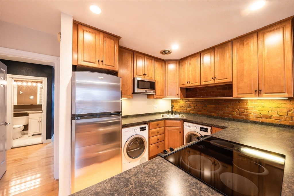 1 bed, 1 bath apartment for rent at 8 Battery St Unit 13, North End — photo 7 of 18