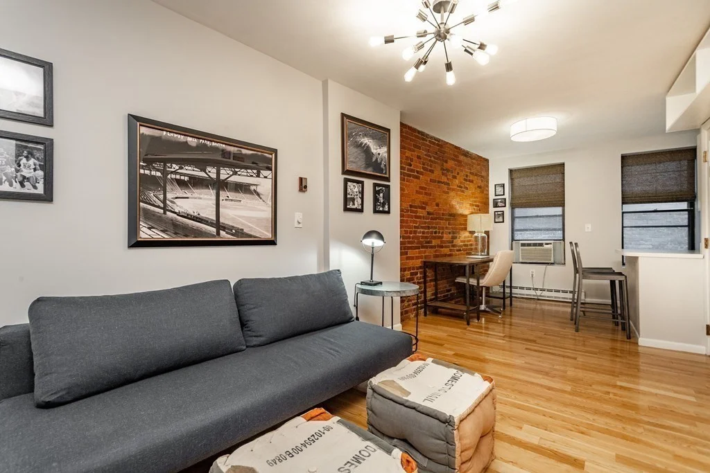 Studio bed, 1 bath apartment for rent at 8 Battery St Unit 3, North End