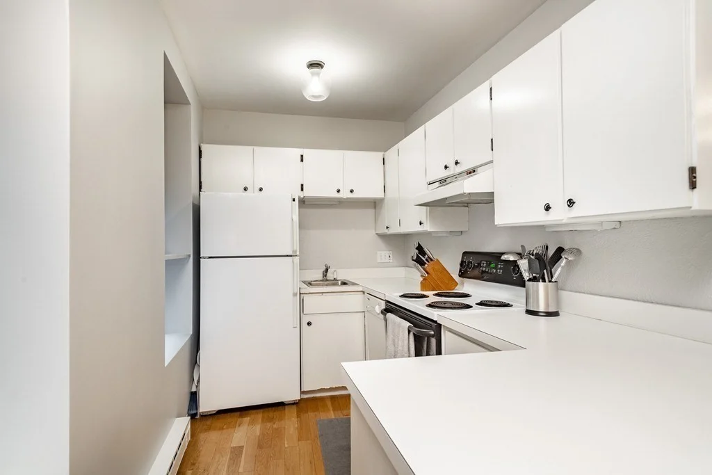 Studio bed, 1 bath apartment for rent at 8 Battery St Unit 3, North End — photo 5 of 12