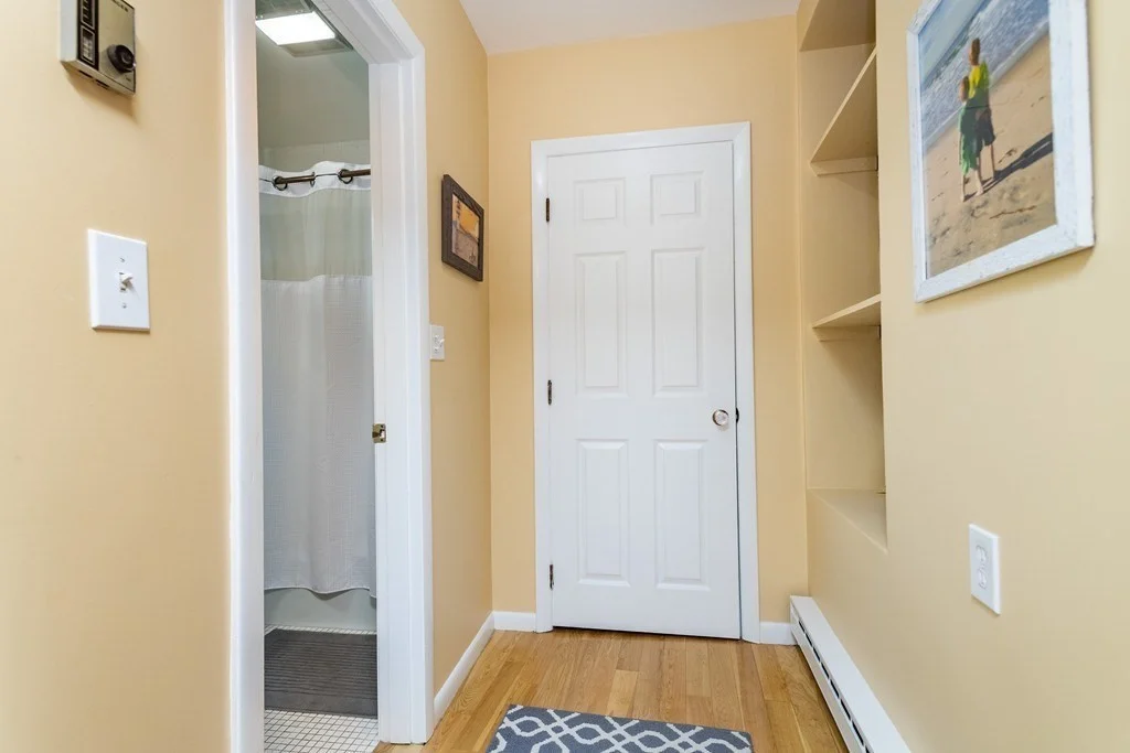 Studio bed, 1 bath apartment for rent at 8 Battery St Unit 3, North End — photo 9 of 12
