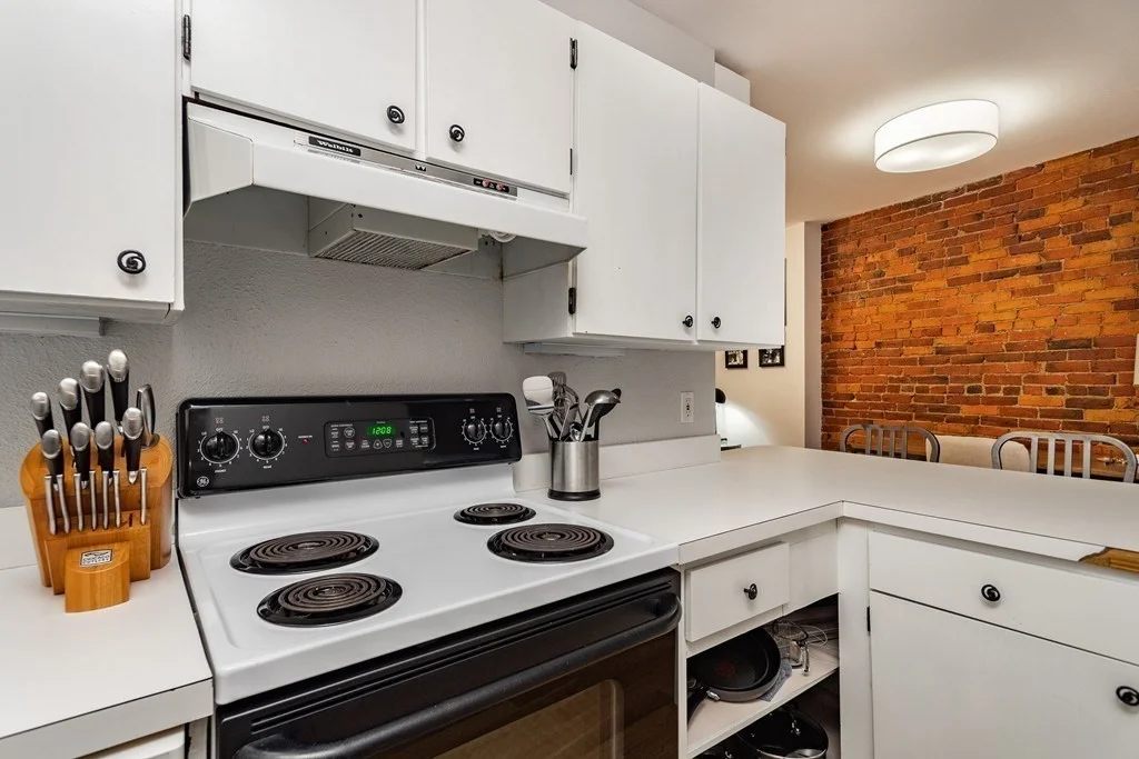 Studio bed, 1 bath apartment for rent at 8 Battery St Unit 3, North End — photo 7 of 12