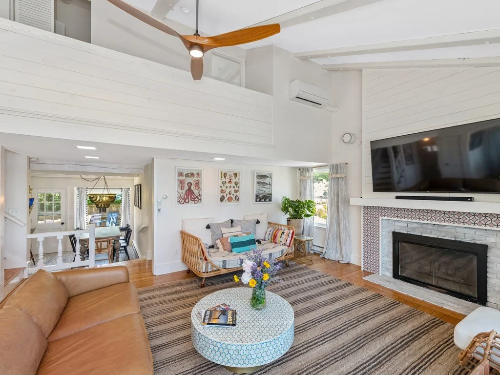 5 bed, 2 bath apartment for rent at 8 Beach St, Rockport — photo 2 of 26