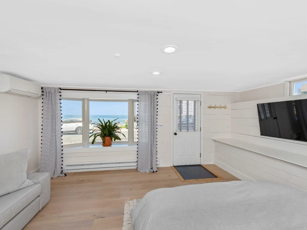 5 bed, 2 bath apartment for rent at 8 Beach St, Rockport — photo 18 of 26