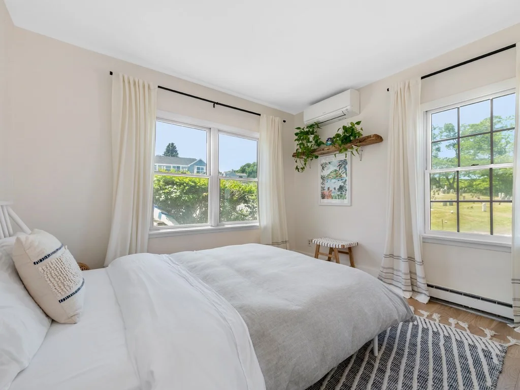 5 bed, 2 bath apartment for rent at 8 Beach St, Rockport — photo 15 of 26