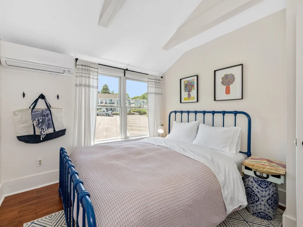 5 bed, 2 bath apartment for rent at 8 Beach St, Rockport — photo 13 of 26