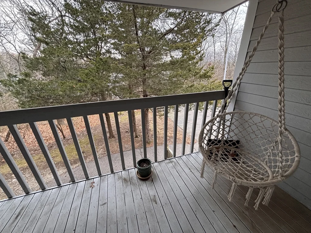 2 bed, 1 bath apartment for rent at 8 Beals Cove Rd Unit K, Hingham — photo 8 of 10