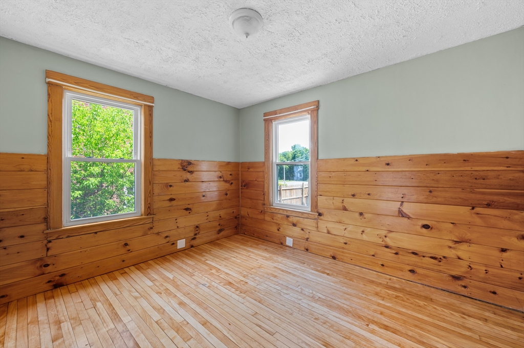 4 bed, 2 bath apartment for rent at 8 Beekman St Unit 0, Fitchburg — photo 11 of 31